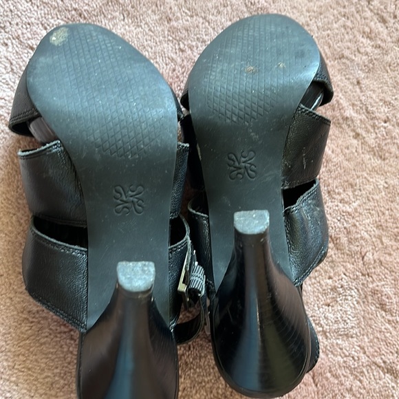 Vera Wang size 8 high heeled sandals - Picture 3 of 4